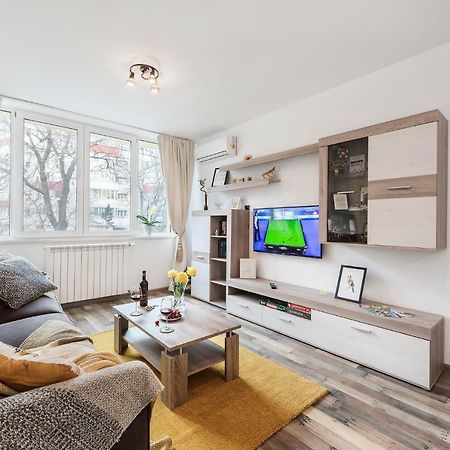 Ada Bucharest Apartment Buitenkant foto