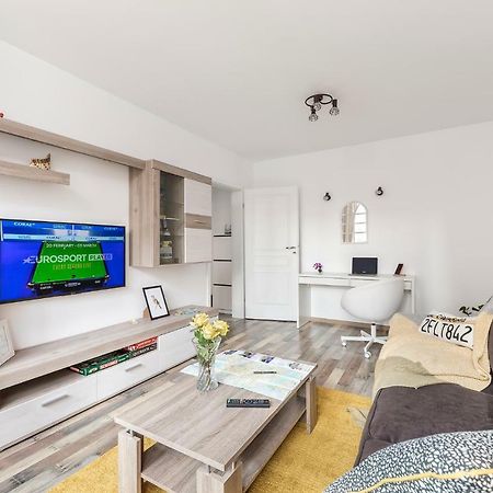Ada Bucharest Apartment Buitenkant foto