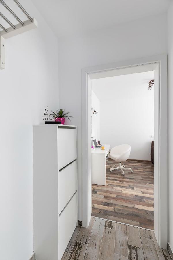 Ada Bucharest Apartment Buitenkant foto